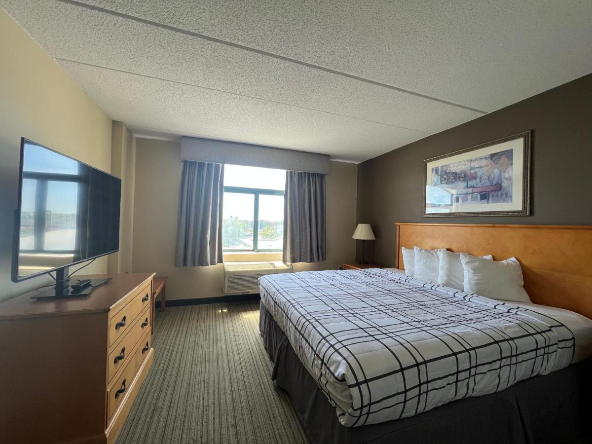 Hotel Wingate By Wyndham Coon Rapids Exterior foto